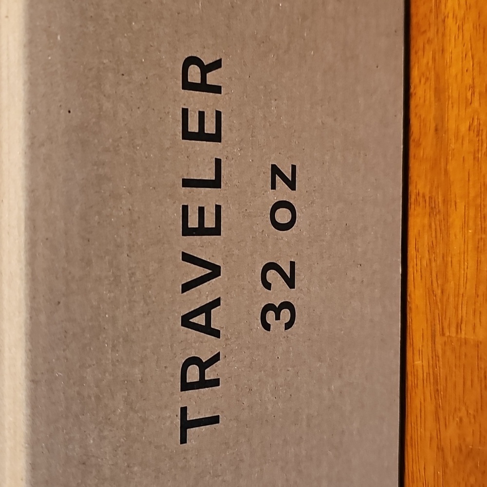 HydroJug 32 oz Traveler - Picture 8 of 8